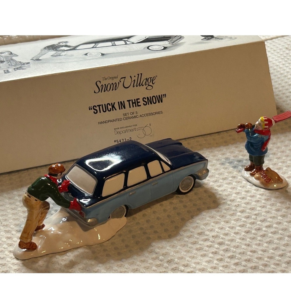 Dept 56 Snow Village Stuck in the Snow Ceramic Figurine Set 5471-2 Boxed